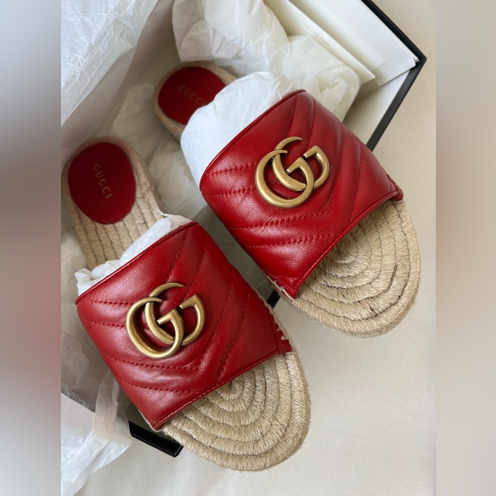 Full set - Gucci Red Espadrilles Sandals 
Like New ✨